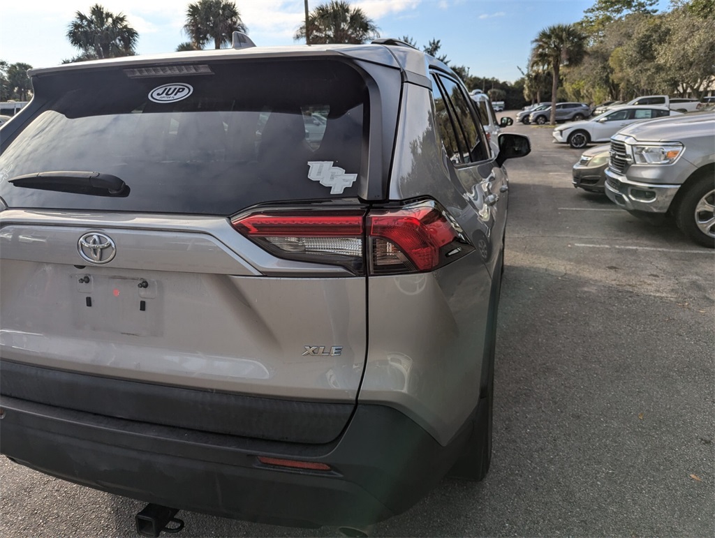 2020 Toyota RAV4 XLE 22