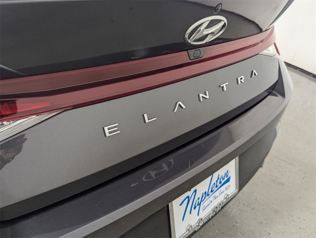 2022 Hyundai Elantra SEL 8