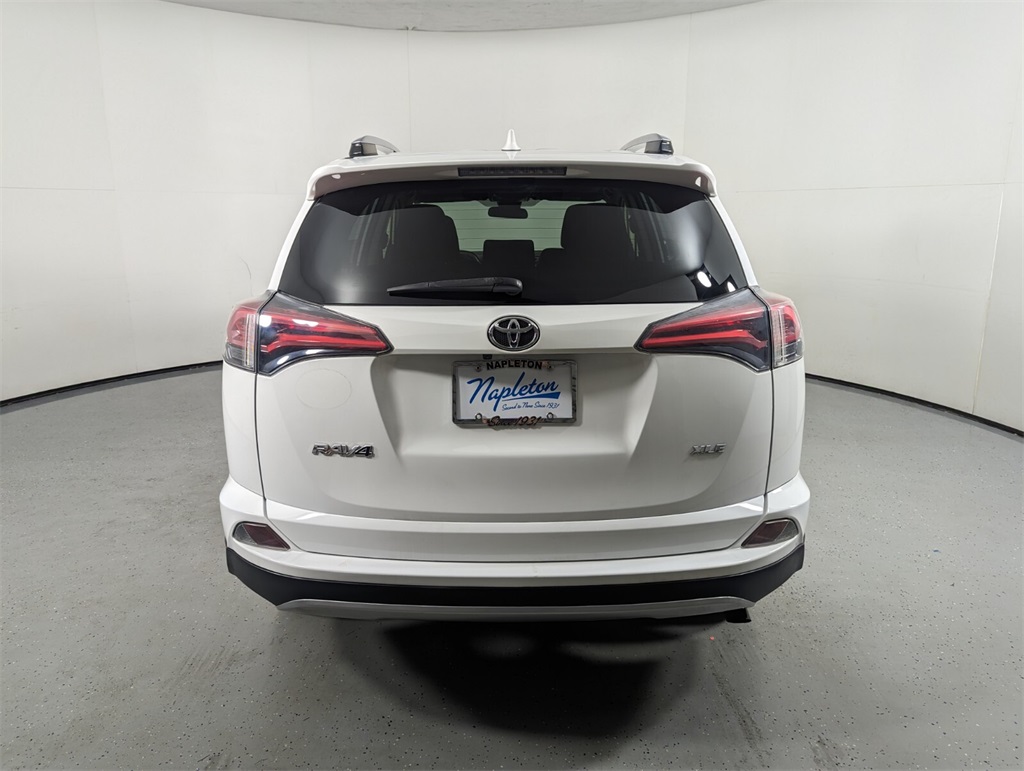 2018 Toyota RAV4 XLE 7