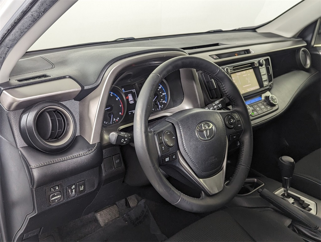 2018 Toyota RAV4 XLE 12