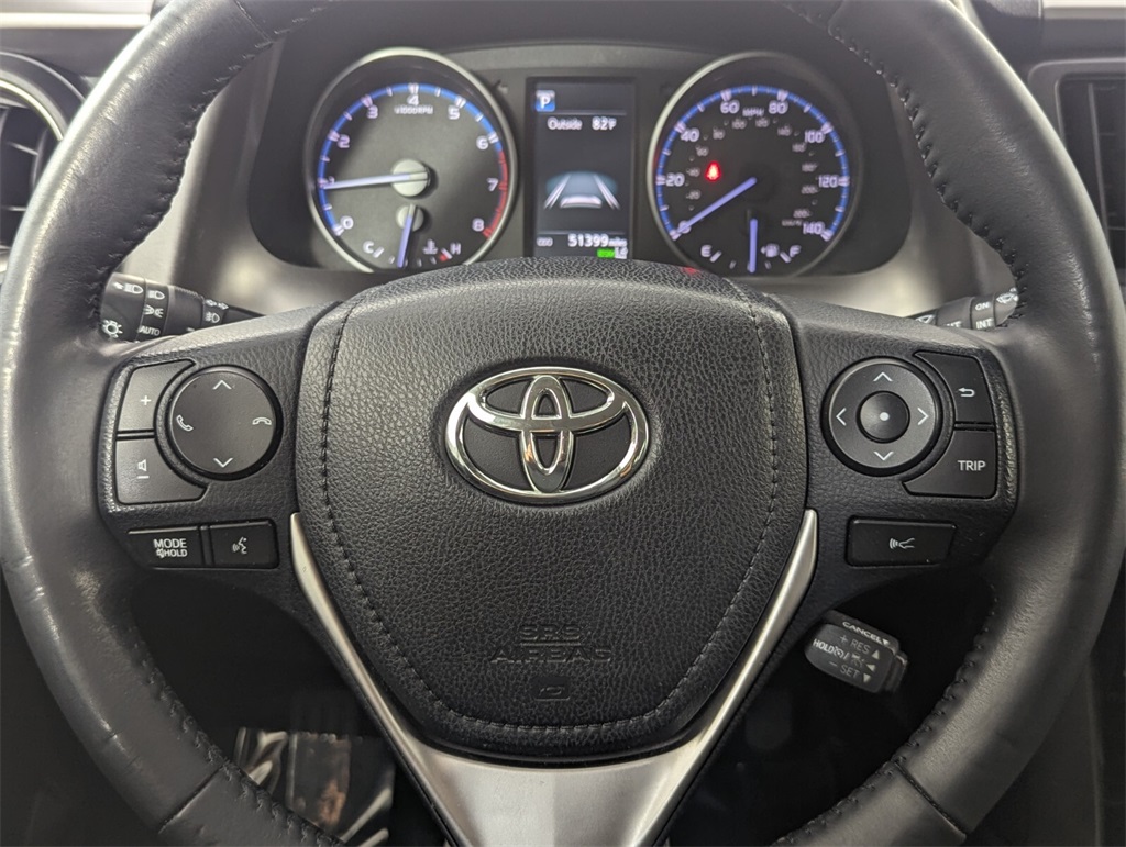 2018 Toyota RAV4 XLE 17