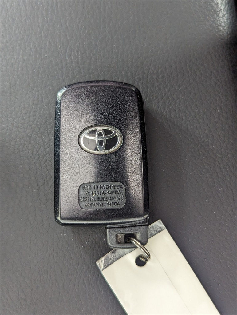 2018 Toyota RAV4 XLE 27