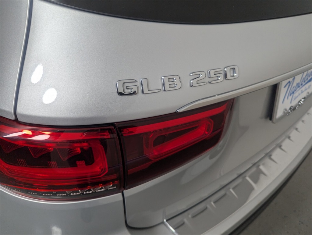 2021 Mercedes-Benz GLB GLB 250 8