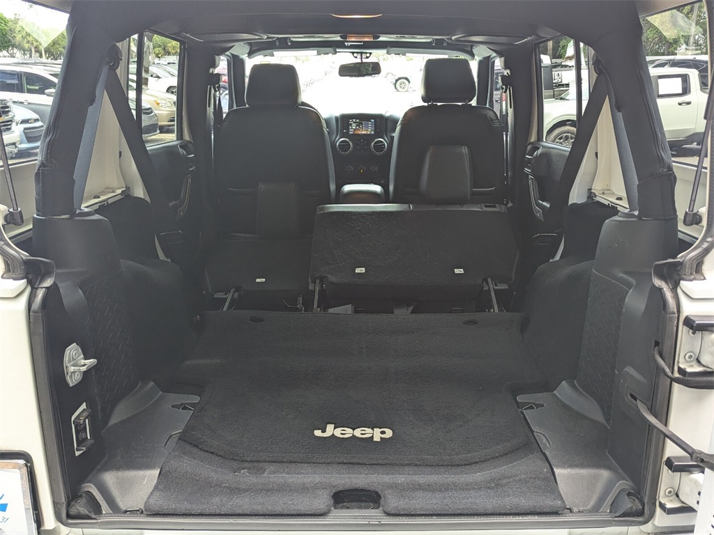 2016 Jeep Wrangler Unlimited Sahara 25