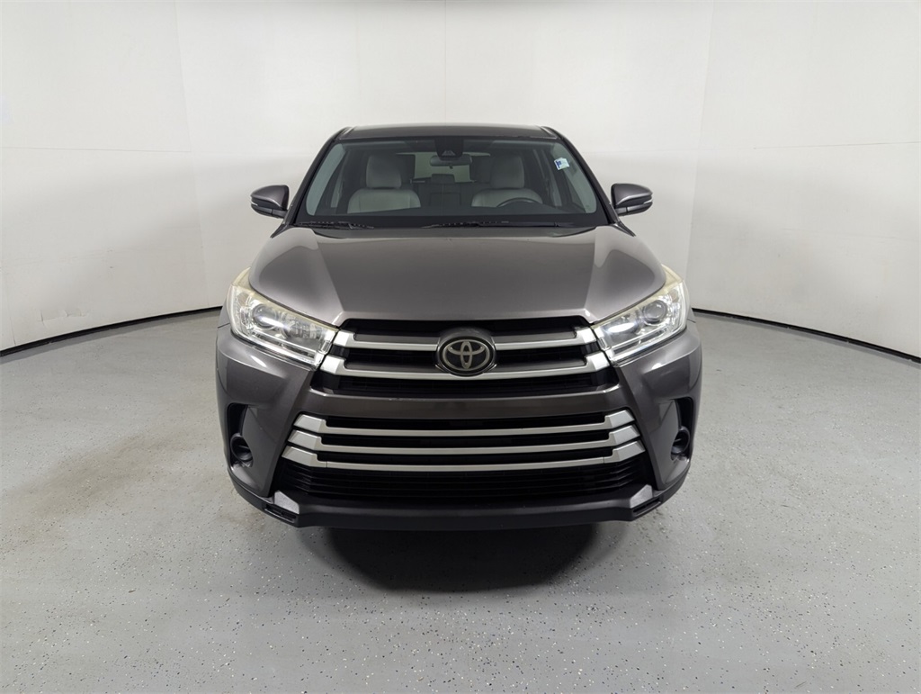 2017 Toyota Highlander LE 2