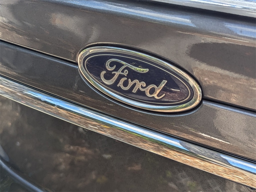 2017 Ford Fusion Hybrid Titanium 8