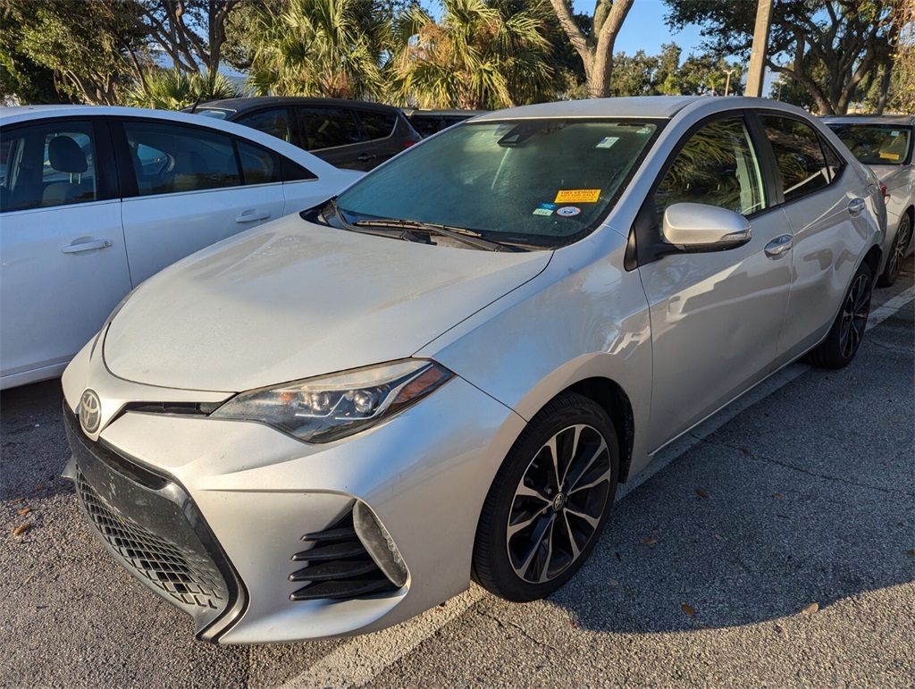 2017 Toyota Corolla SE 18