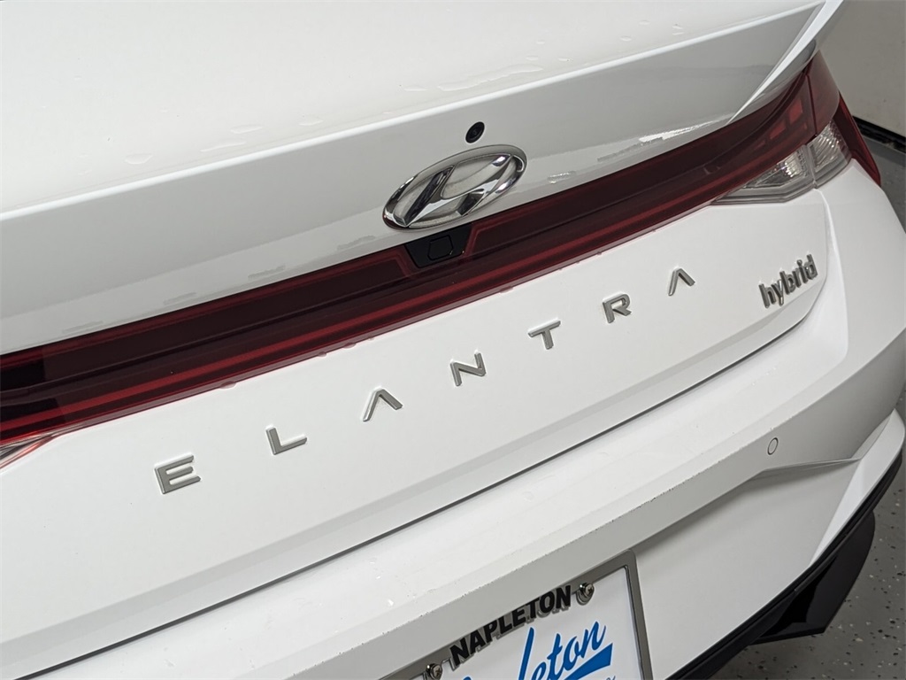 2023 Hyundai Elantra Hybrid Limited 5