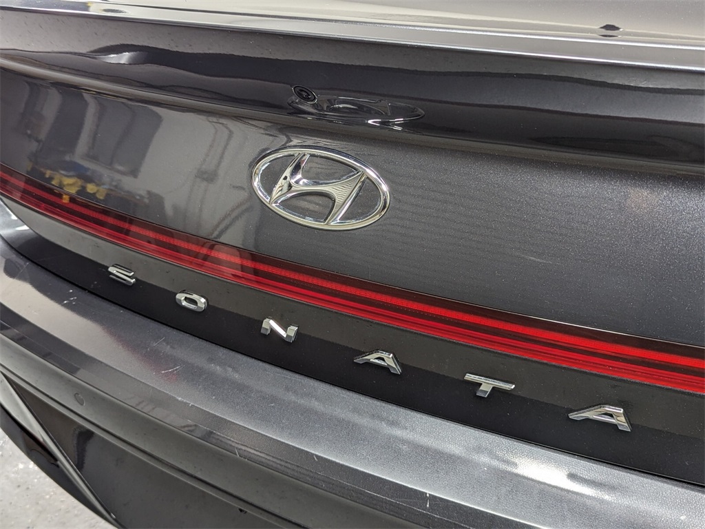 2022 Hyundai Sonata Limited 4