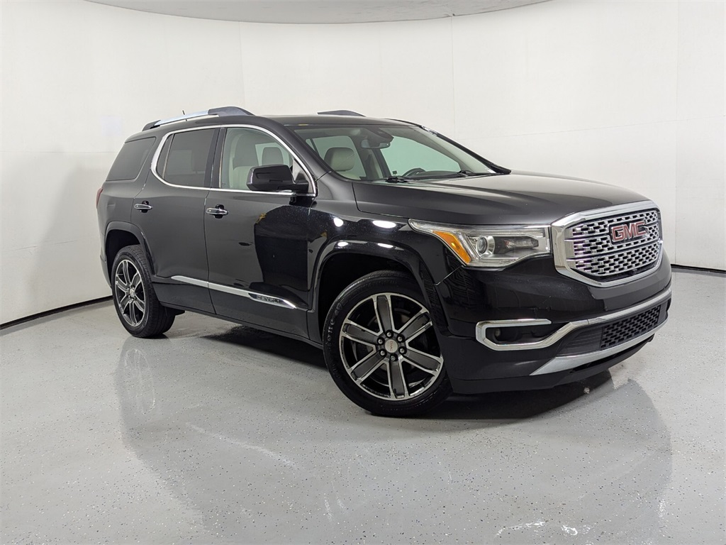 2019 GMC Acadia Denali 1