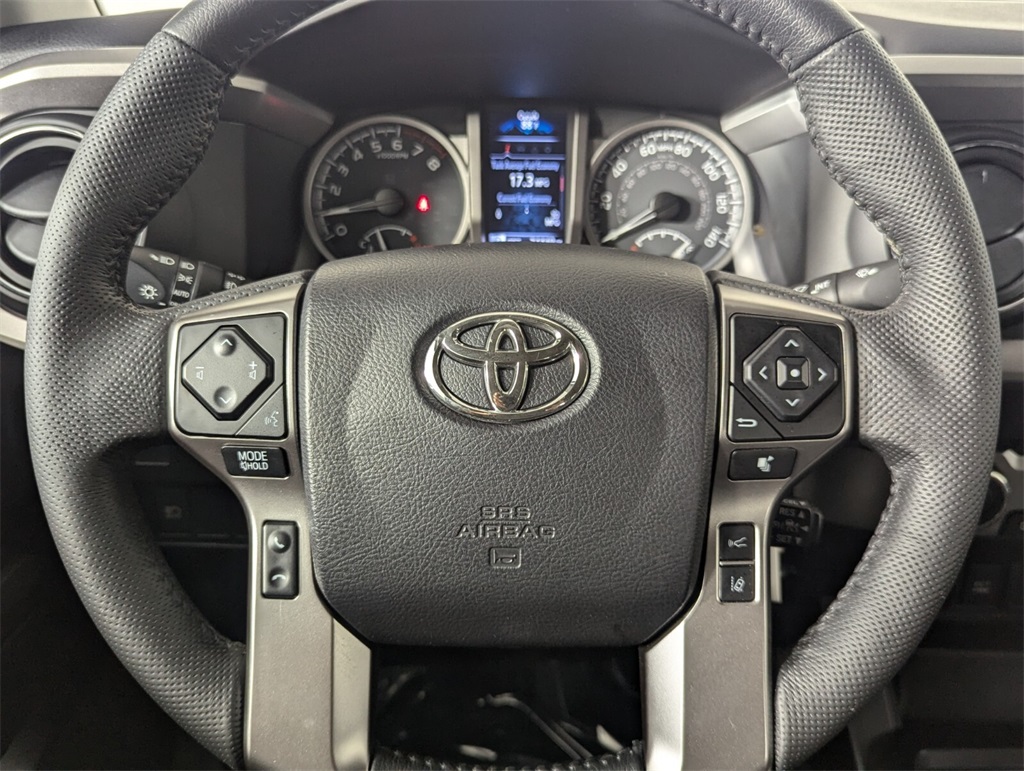 2022 Toyota Tacoma SR5 17