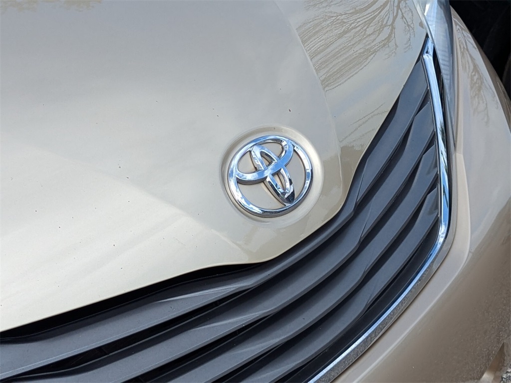 2014 Toyota Sienna XLE 4