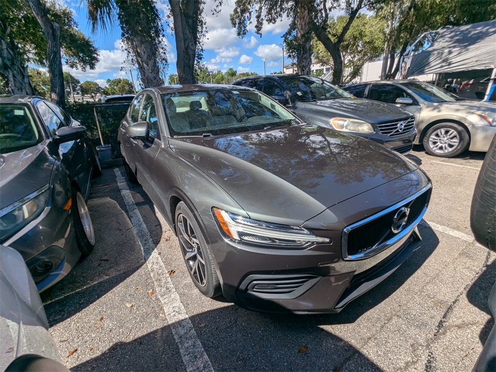 2019 Volvo S60 T5 Momentum 1