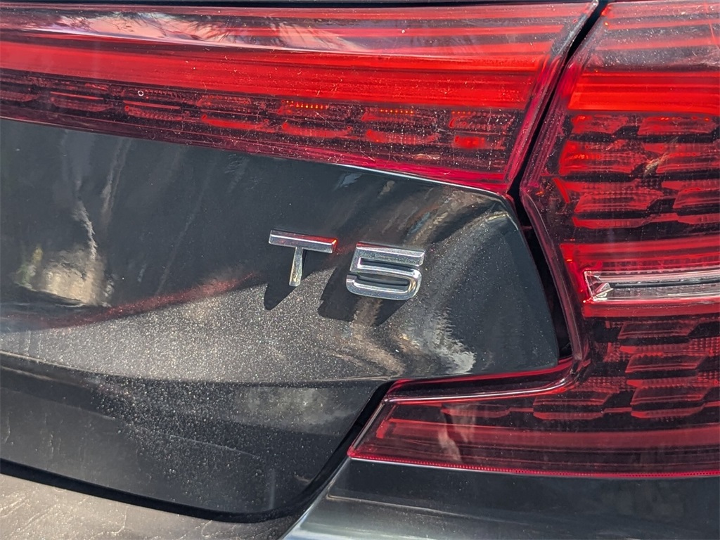 2019 Volvo S60 T5 Momentum 10