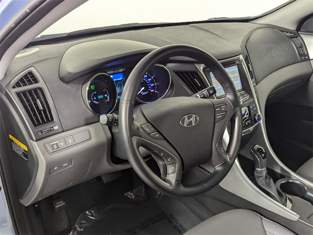 2014 Hyundai Sonata Hybrid Limited 13