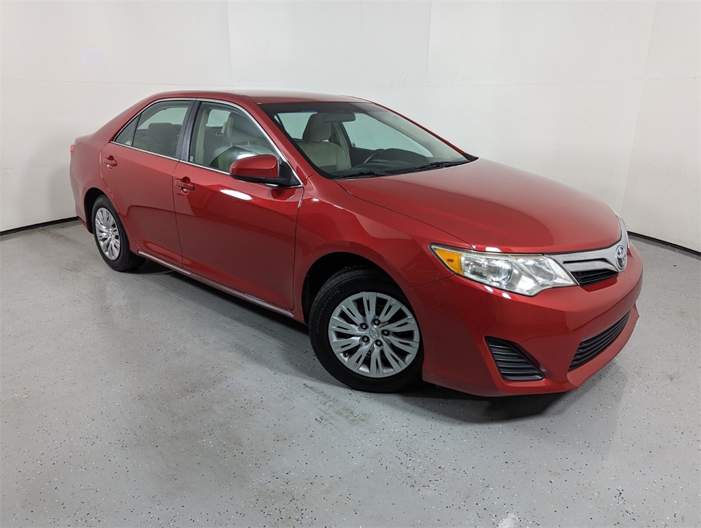 2013 Toyota Camry SE 1