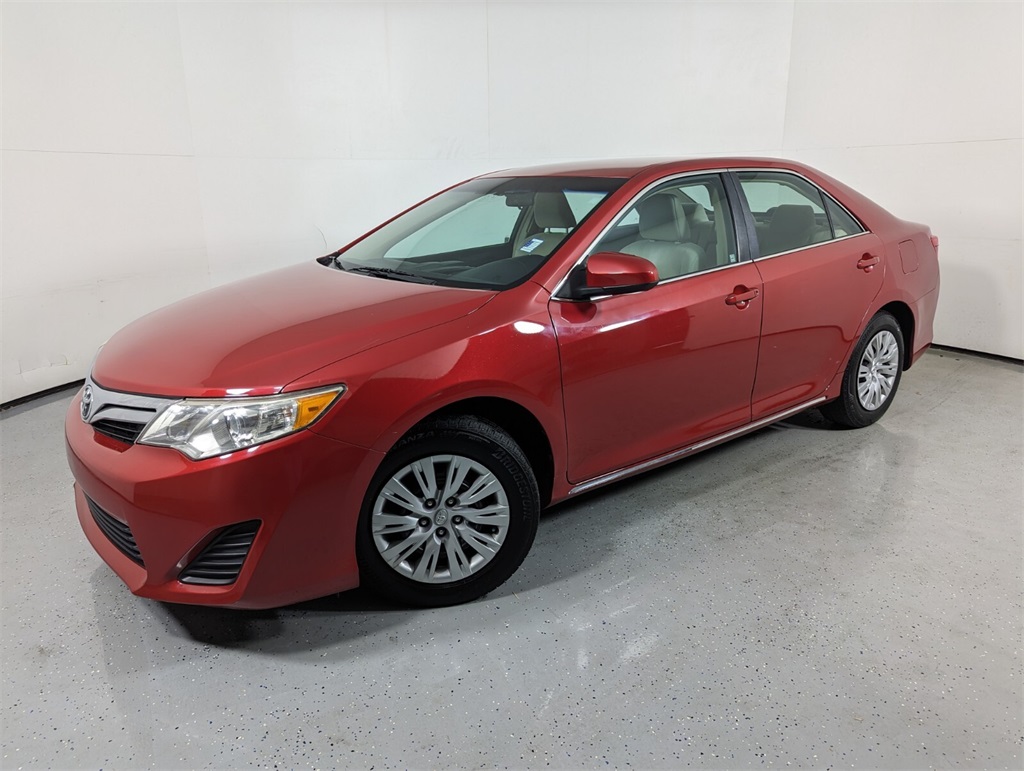 2013 Toyota Camry SE 3