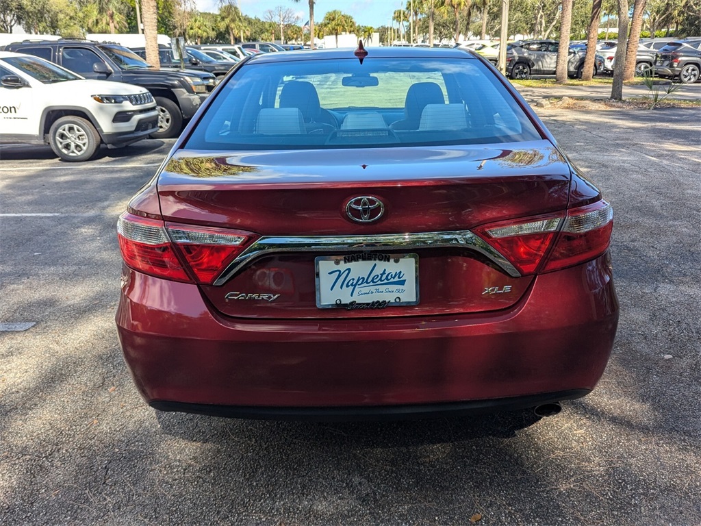 2017 Toyota Camry XLE 6