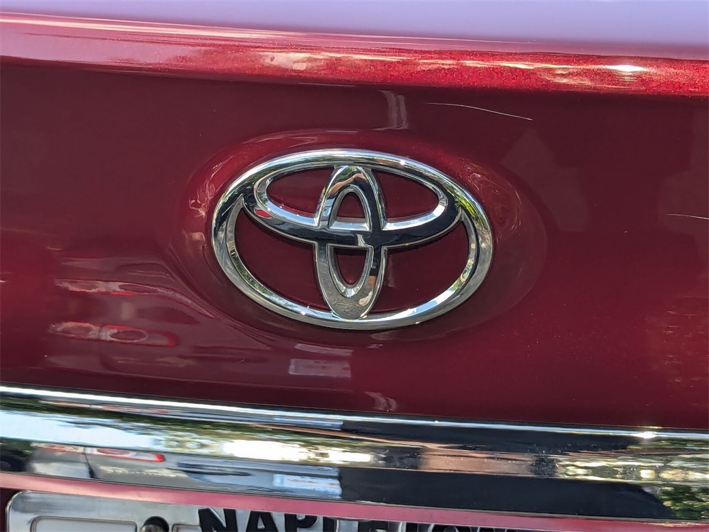 2017 Toyota Camry XLE 8