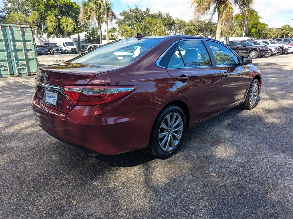 2017 Toyota Camry XLE 10