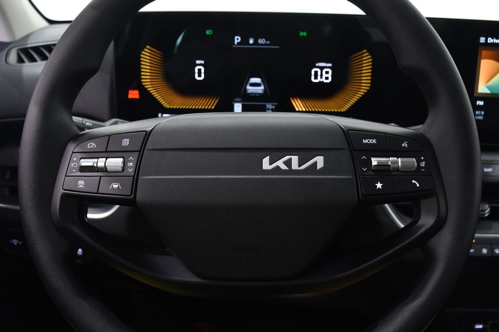 2025 Kia K4 LX 10