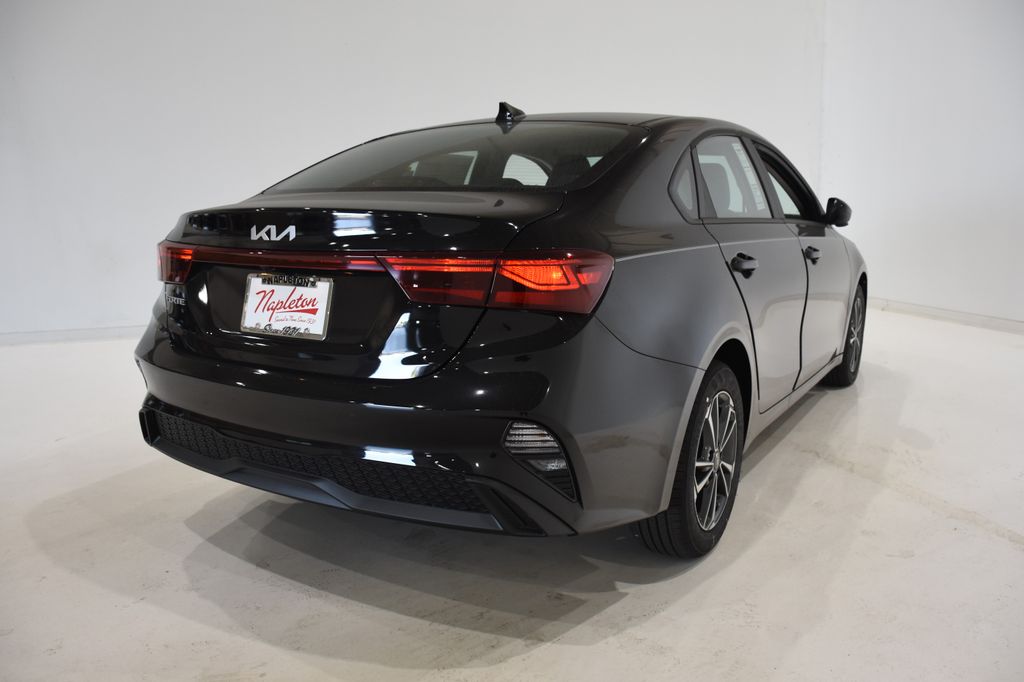 2024 Kia Forte LXS 4