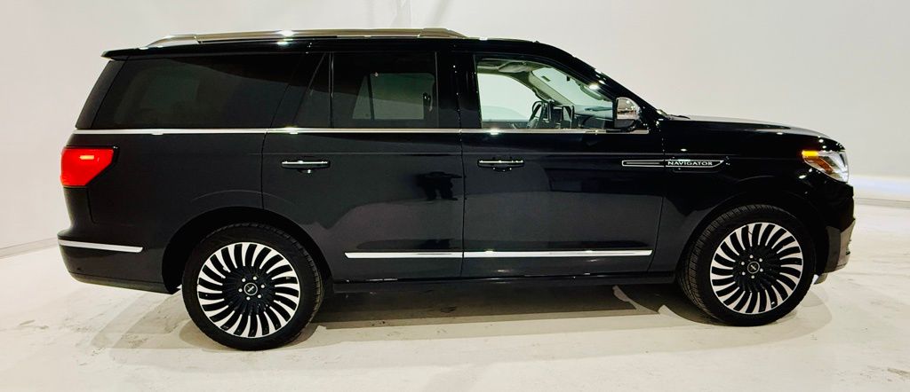 2020 Lincoln Navigator Black Label 3