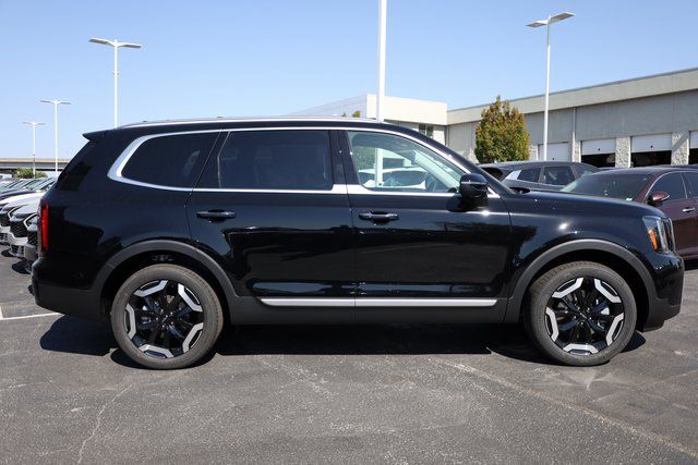 2025 Kia Telluride S 4