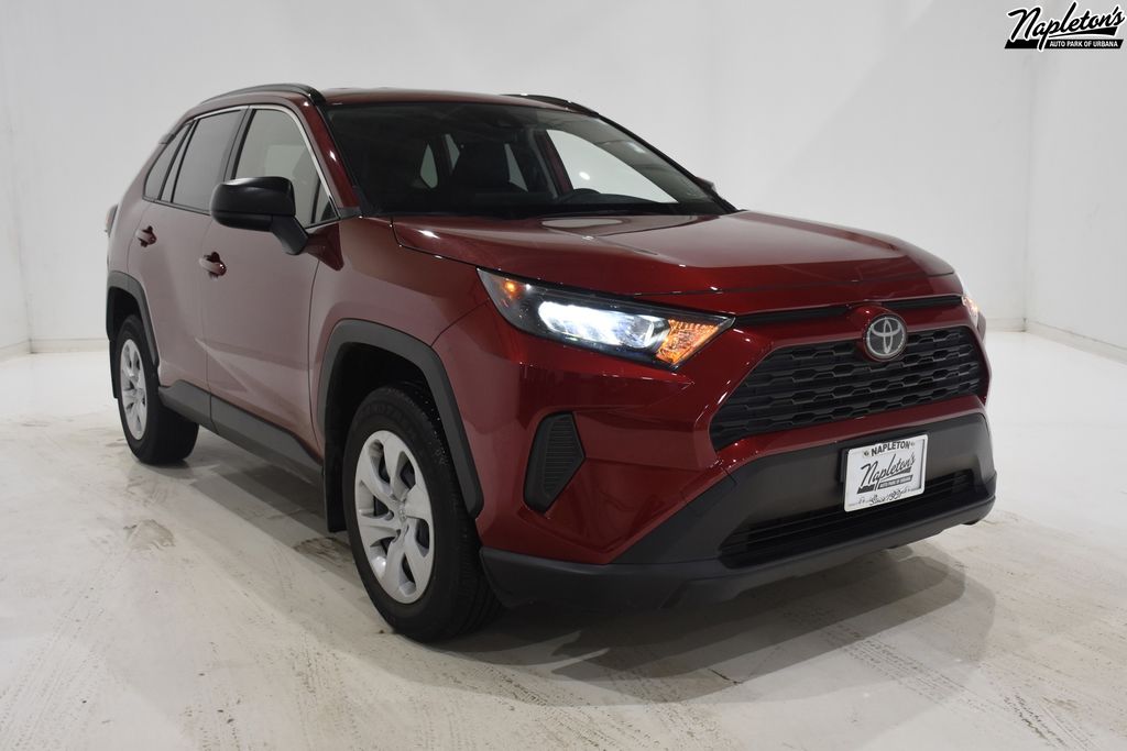 2019 Toyota RAV4 LE 1