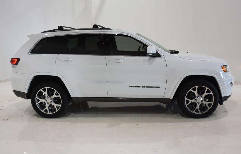 2018 Jeep Grand Cherokee Limited 3