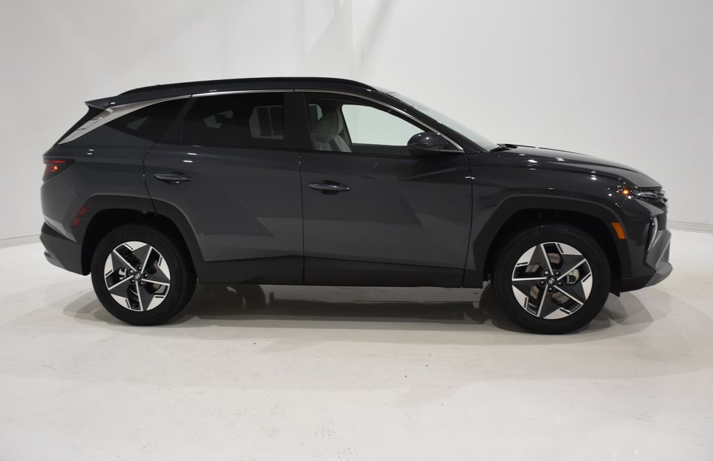 2025 Hyundai Tucson SEL 3