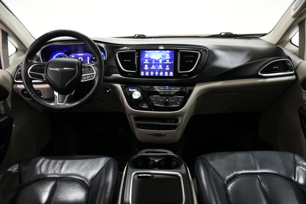 2020 Chrysler Pacifica Touring L Plus 8