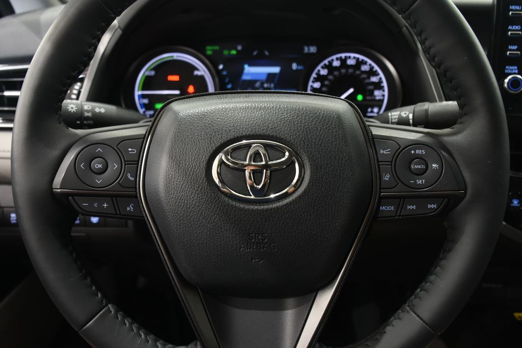 2022 Toyota Camry Hybrid XSE 10