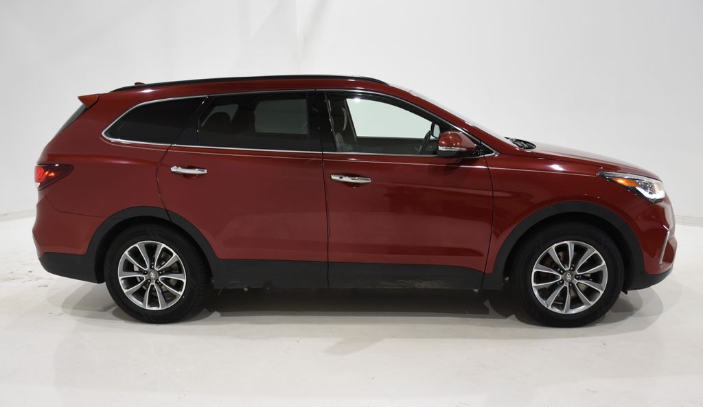 2018 Hyundai Santa Fe SE 3