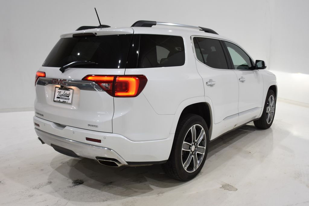 2017 GMC Acadia Denali 4