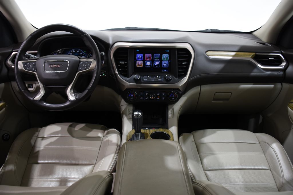 2017 GMC Acadia Denali 8