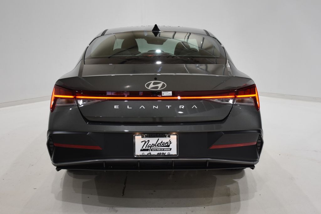 2025 Hyundai Elantra SEL 5