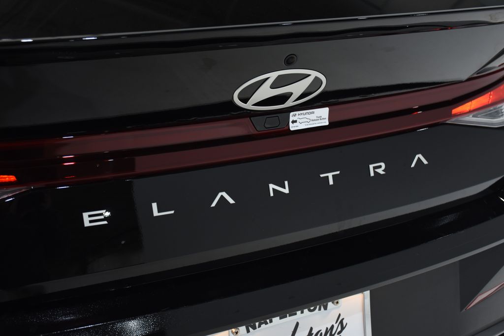 2025 Hyundai Elantra SEL 25