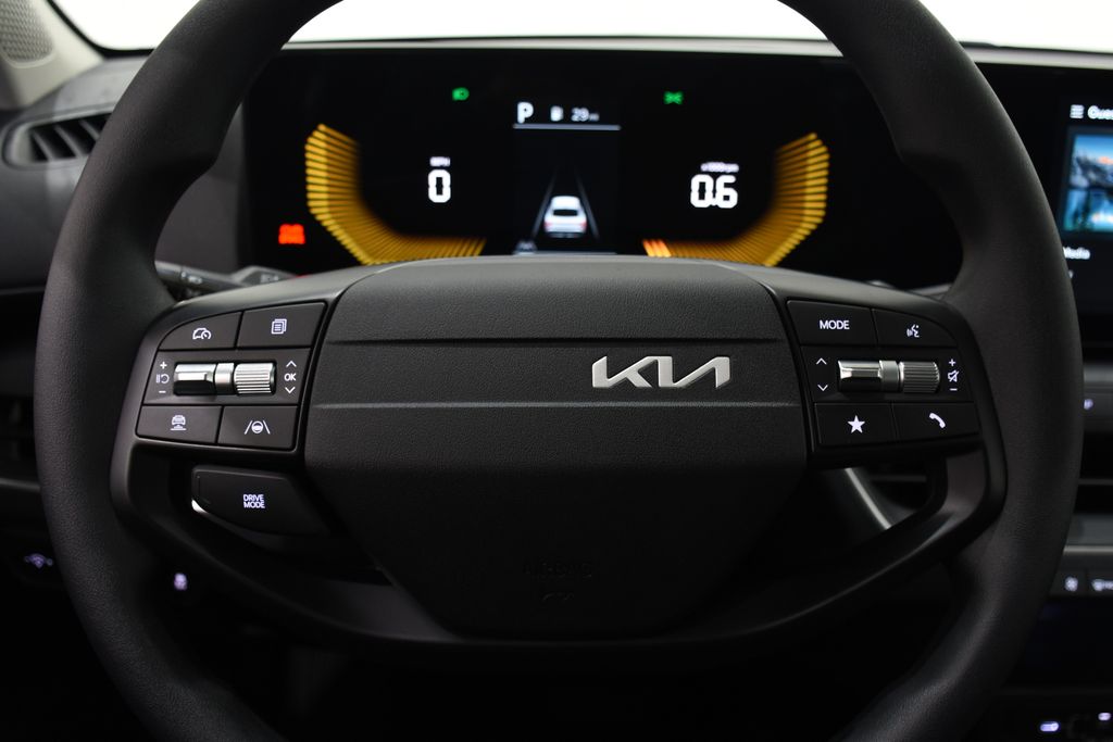 2025 Kia K4 LXS 10