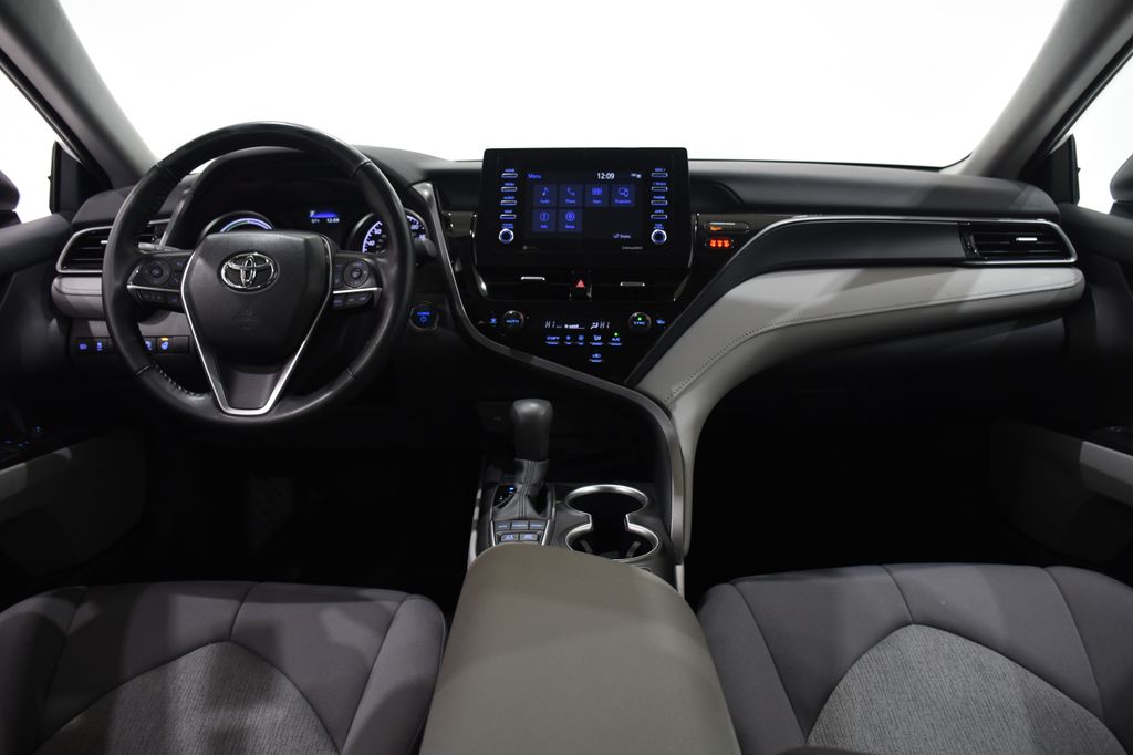 2024 Toyota Camry Hybrid LE 8