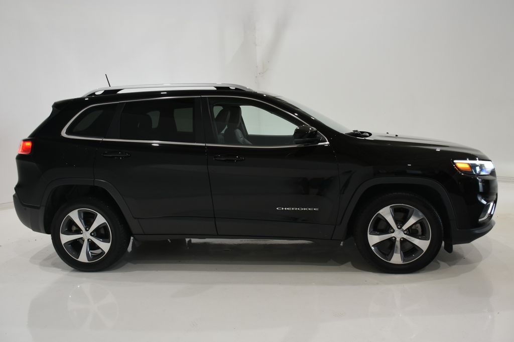 2019 Jeep Cherokee Limited 3