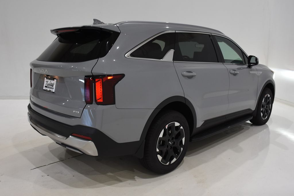 2025 Kia Sorento S 4