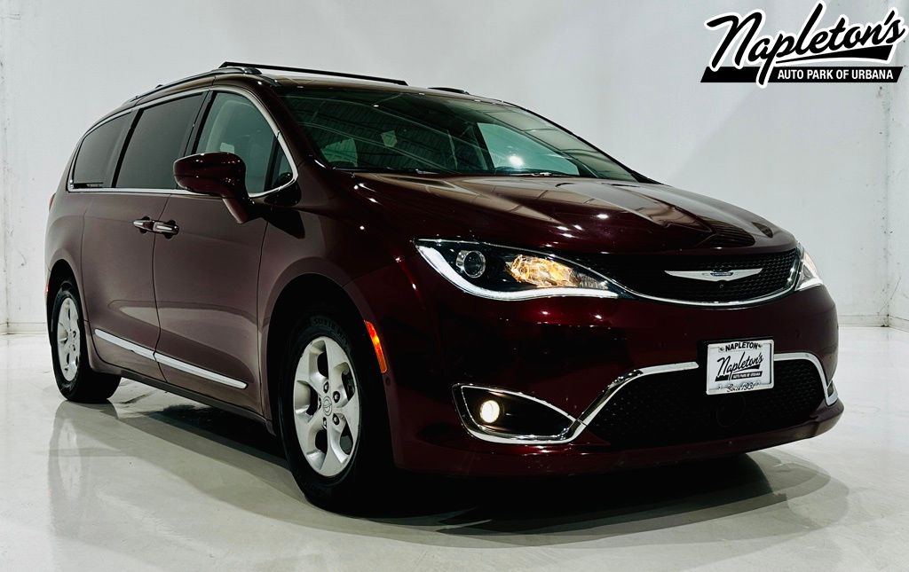 2017 Chrysler Pacifica Touring L Plus 1