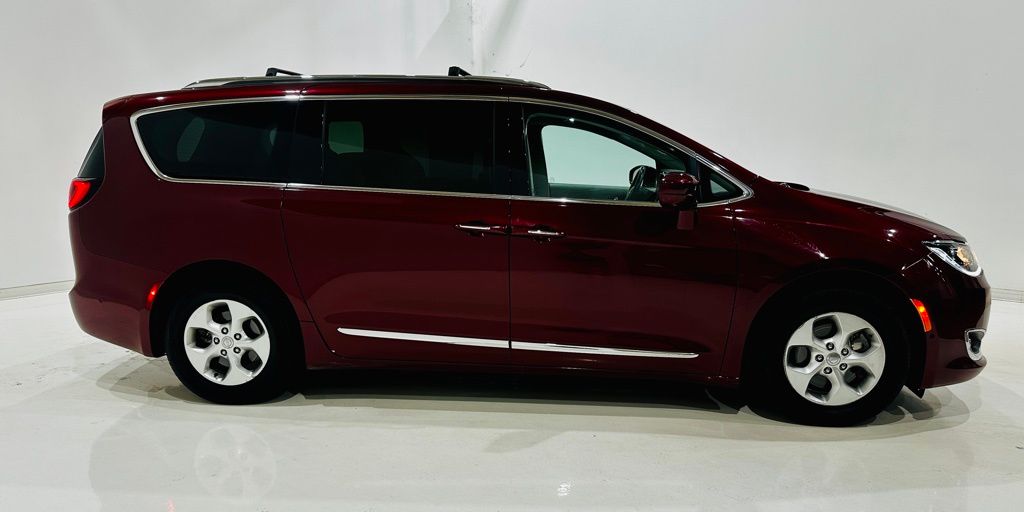 2017 Chrysler Pacifica Touring L Plus 3