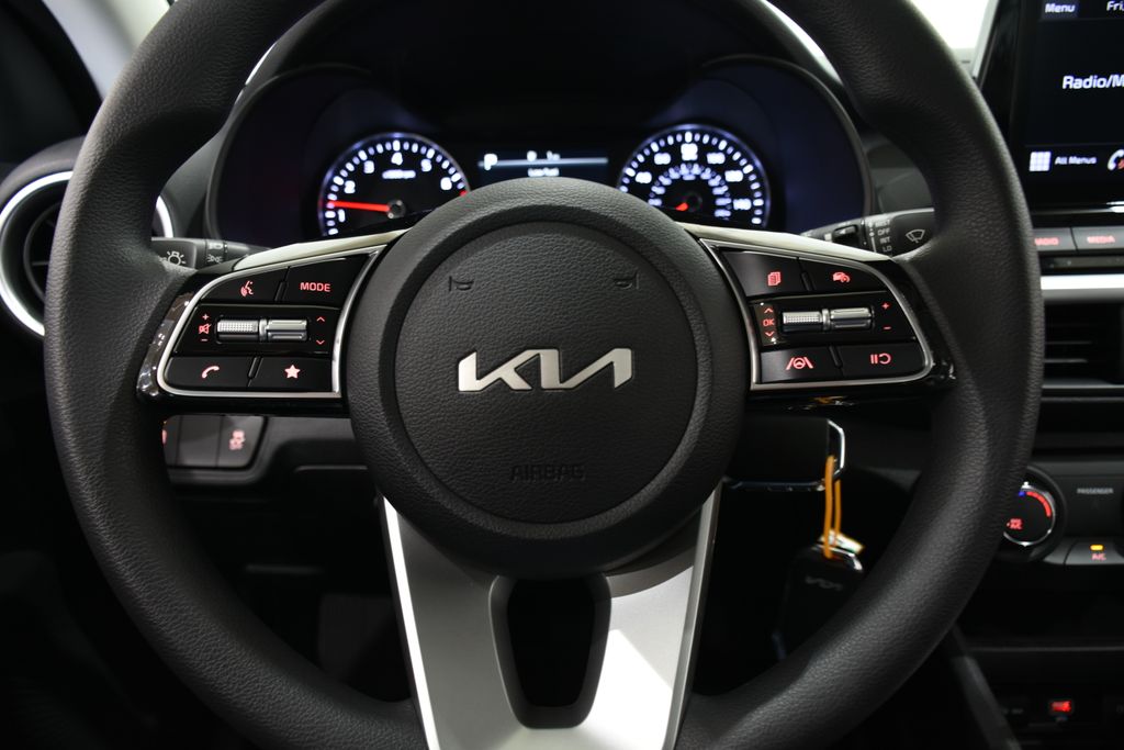 2024 Kia Forte LXS 10