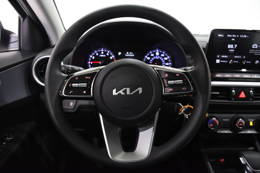 2024 Kia Forte LXS 10