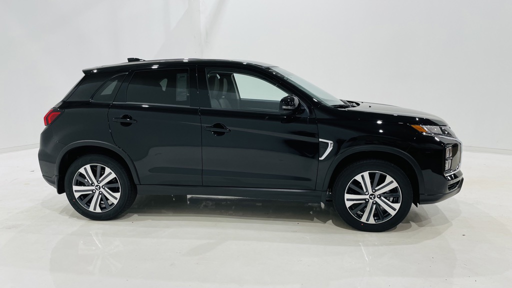 2024 Mitsubishi Outlander Sport 2.0 SE 3