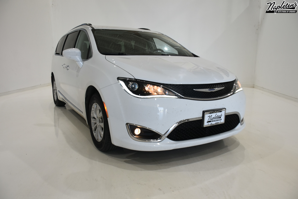 2018 Chrysler Pacifica Touring L 1