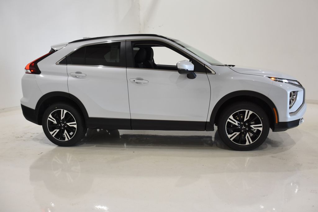 2024 Mitsubishi Eclipse Cross  3