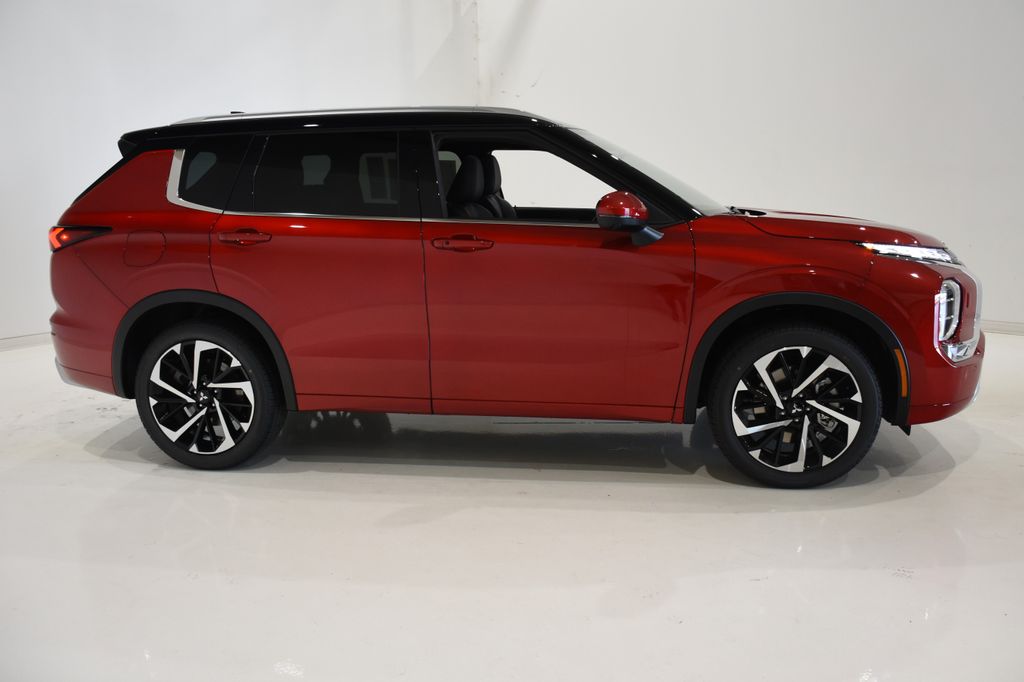 2024 Mitsubishi Outlander SEL 3